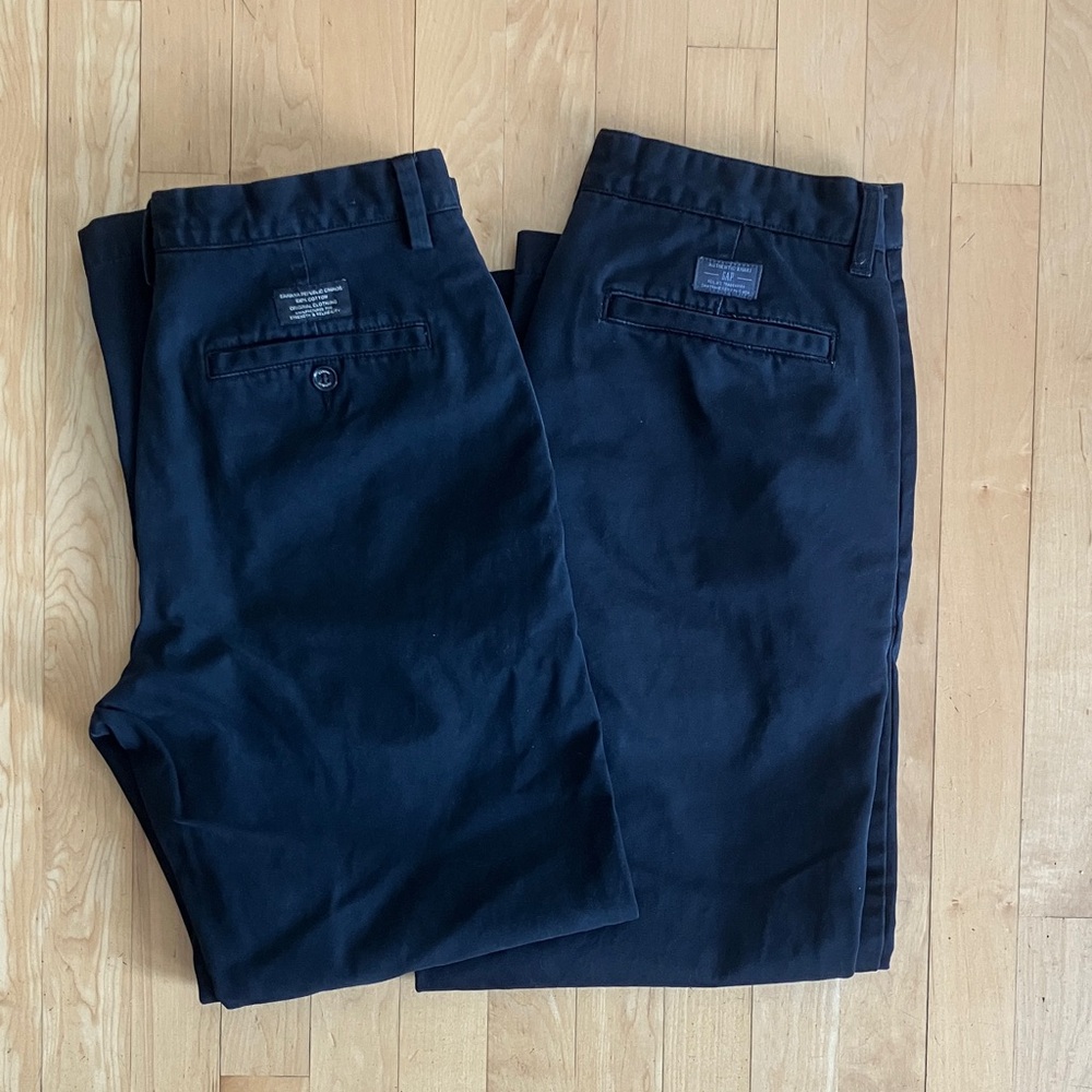 3/$20 Lot of 2 black 32x30 chinos Banana Republic Gap